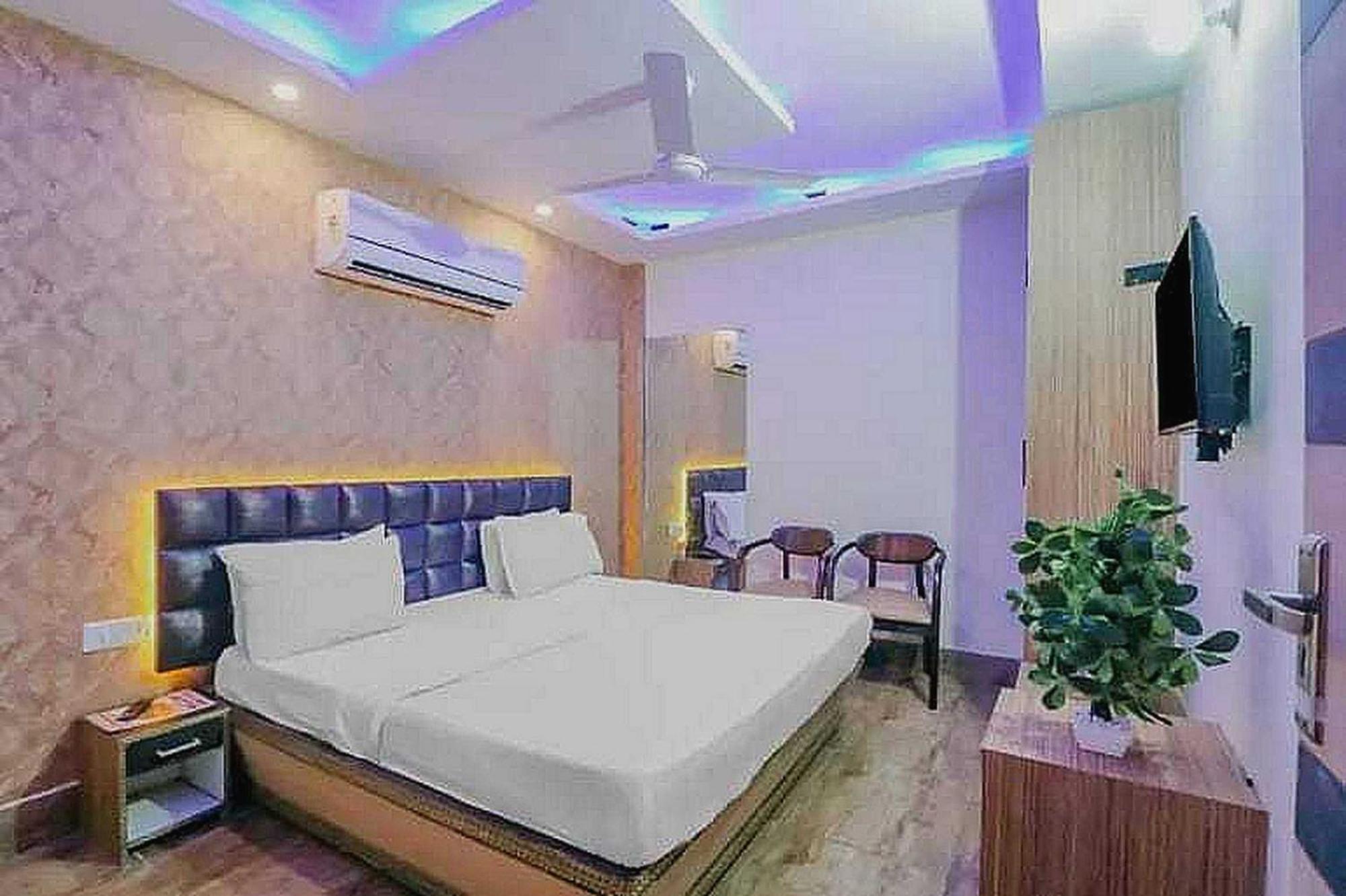 Super Hotel O Vivaan Residency Rohtak Exterior foto