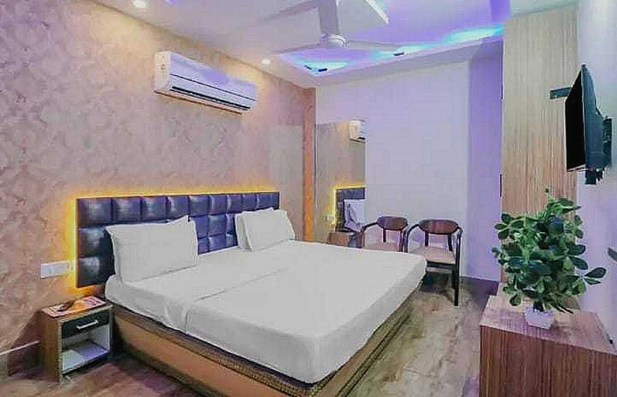Super Hotel O Vivaan Residency Rohtak Exterior foto