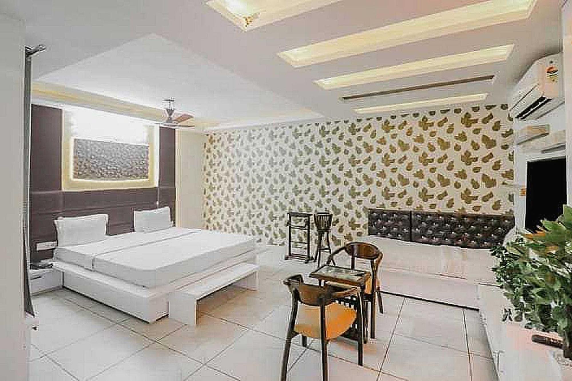 Super Hotel O Vivaan Residency Rohtak Exterior foto