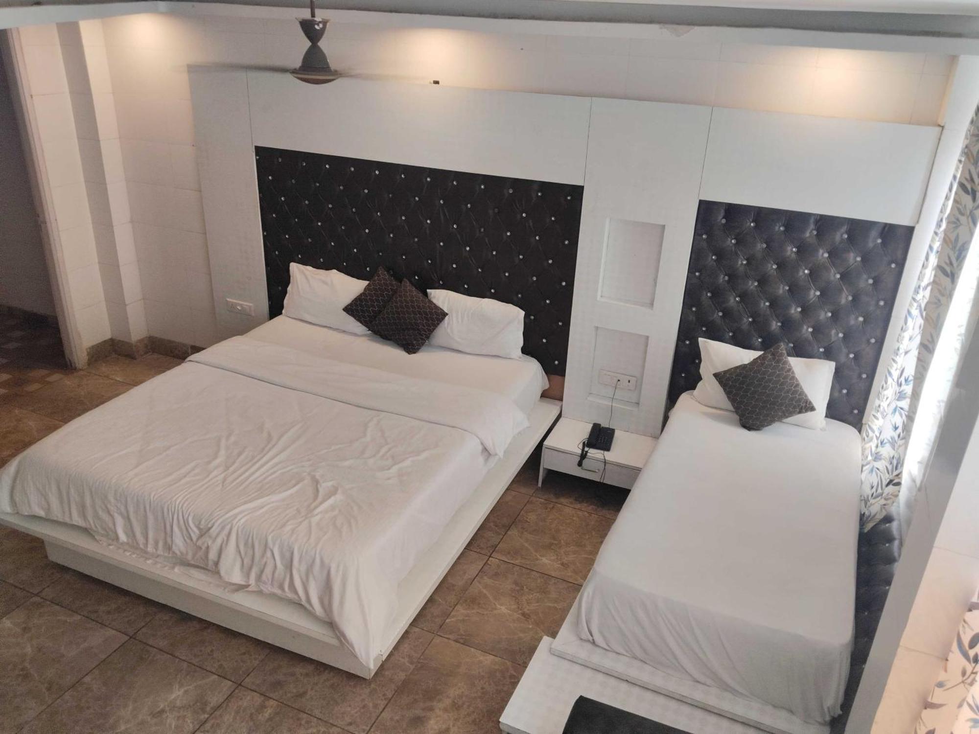 Super Hotel O Vivaan Residency Rohtak Exterior foto